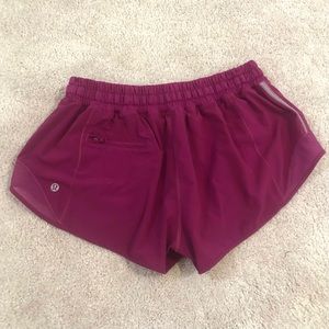 Lululemon Athletica Hotty Hot Shorts Deep Fuchsia Purple 2.5 inch Workout lulu